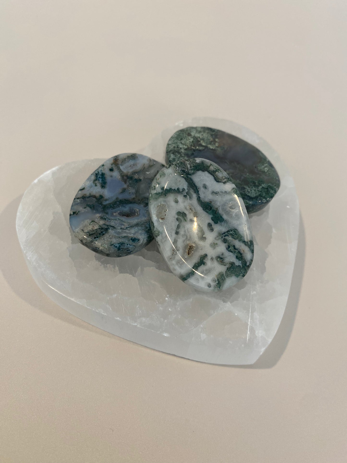 MOSS AGATE WORRY STONE